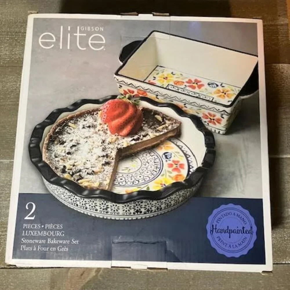 Gibson Elite hand painted 2-piece bake wear set. - Picture 3 of 5